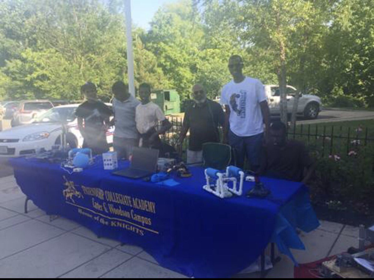 FRoboknights's tweet photo. @FRoboknights spent Saturday exhibiting and sharing w/ children at @THEARC_DC @CovenantHouseDC @FriendshipPCS #RoboticsRule https://t.co/215lC0Awrd