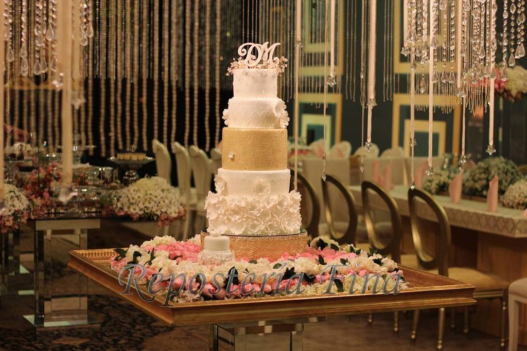 Reposteria's tweet photo. #cake, #PuertoOrdaz, #CiudadGuayana, #boda, #Reposteria, #Bakery, #reposteriafina, #wedding, #weddingcake, #pasteldebodas, #tartadeboda, #f… https://t.co/KZPubj8PtV