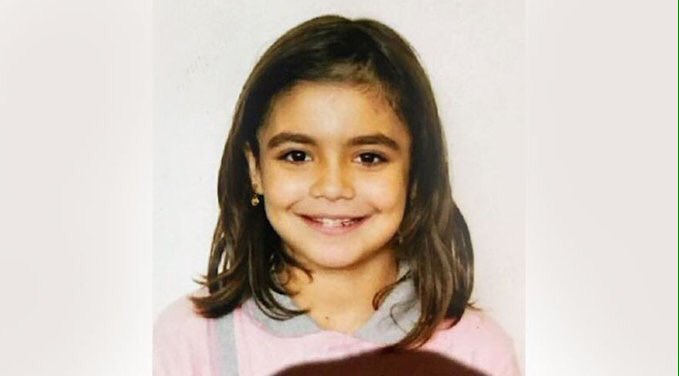 zeynep2l's tweet photo. daha 10 yaşında be ne istediniz bu kızdan #ceylin https://t.co/vnvMYGtXIx