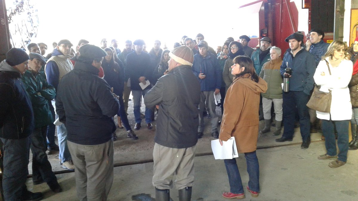maria_zorrilla's tweet photo. Curso Ganadero a Distancia, visita establecimiento Don Manolo de la familia Bravo-Gonzalez #CGD2017 @PlanAgro https://t.co/Hs3K66XtLm