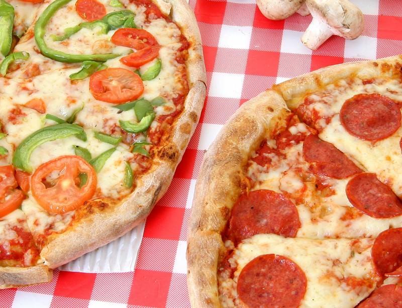 According to a 2014 study, going vegetarian halves CO2 emissions from your food #WorldMeatFreeDay bit.ly/2rRtwNq