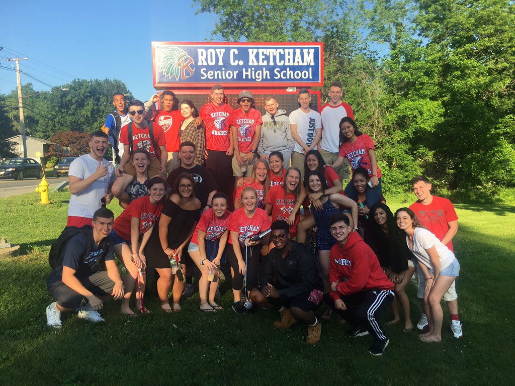 KetchamNation's tweet image. #traditionneverdies #lastdayofclasses #classof2017 we will miss you! #goodluck @RckIndians @Ketcham_Krazies  @WCSDEmpowers