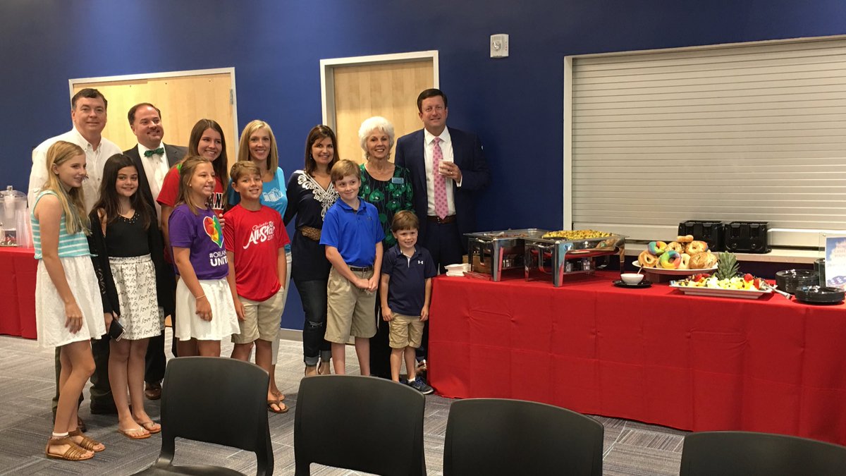 So grateful to <a href="/fpcorlando/">FirstPres Orlando</a> @swansonfpco <a href="/SupportCAM/">Camaraderie Foundation</a> for providing breakfast to first responders at OPD, ORMC &amp; OFD. #OrlandoUnitedDay