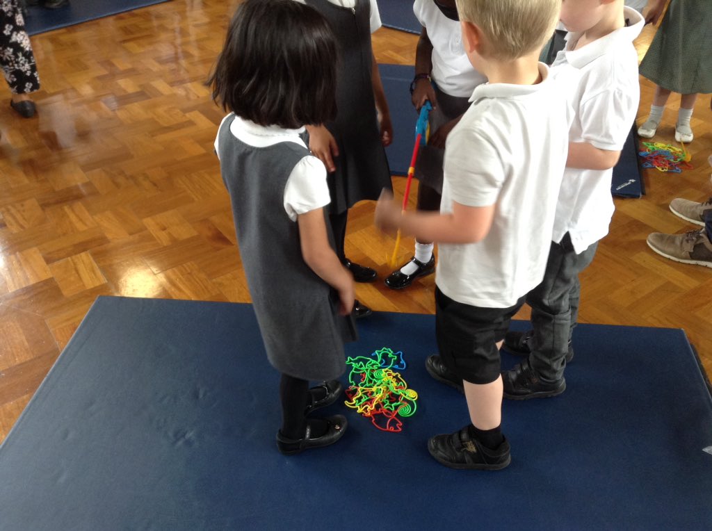 BrometPrimary's tweet photo. Visit from @happypuzzle today. Great start to #ProblemSolvingWeek https://t.co/C29N8JFxZ4