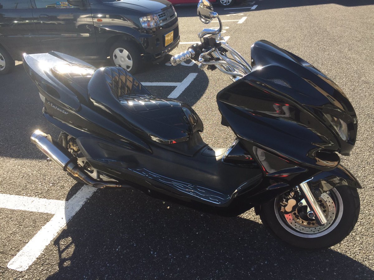 bike__buybuy's tweet photo. マジェ売ります
シート破れたので14万でうります
ジェイド、バリオスと交換でも大丈夫です。
気になる方はDMください。
#拡散希望
#マジェスティ売ります
#マジェC売ります
#マグザム売ります
#バリオス売ります
#ジェイド売ります https://t.co/698HMQgkUI