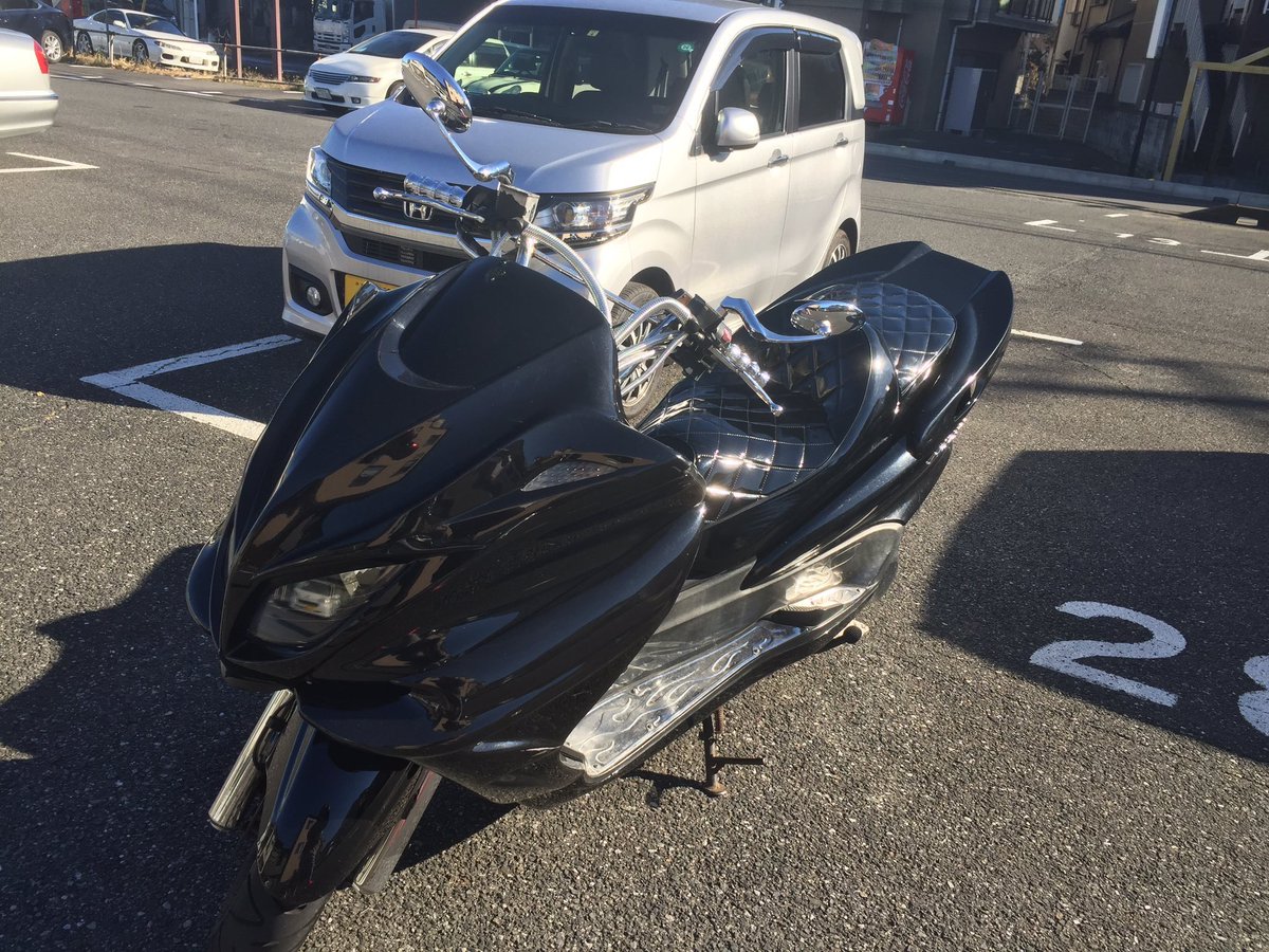bike__buybuy's tweet photo. マジェ売ります
シート破れたので14万でうります
ジェイド、バリオスと交換でも大丈夫です。
気になる方はDMください。
#拡散希望
#マジェスティ売ります
#マジェC売ります
#マグザム売ります
#バリオス売ります
#ジェイド売ります https://t.co/698HMQgkUI