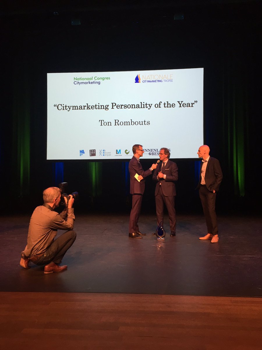 NCtrofee's tweet photo. Burgemeester Ton Rombouts van @s_hertogenbosch is de eerste Citymarketing Personality of the Year! #NCT17 #NCC17 https://t.co/MaFNmvhtZZ