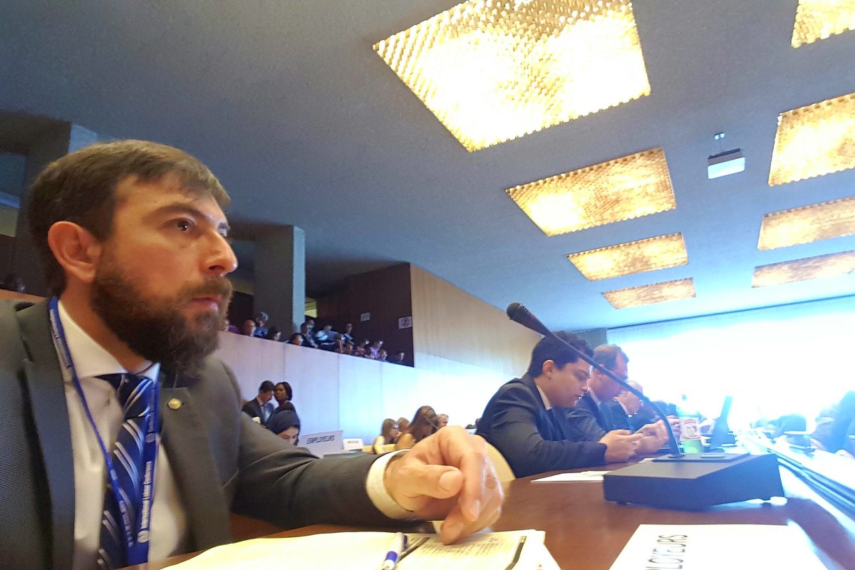 CiegoCostello's tweet photo. En la 106º Conferencia Internacional del Trabajo el Mundo Entero  le dice NO AL TRABAJO INFANTIL #OIT https://t.co/8i9yf80are