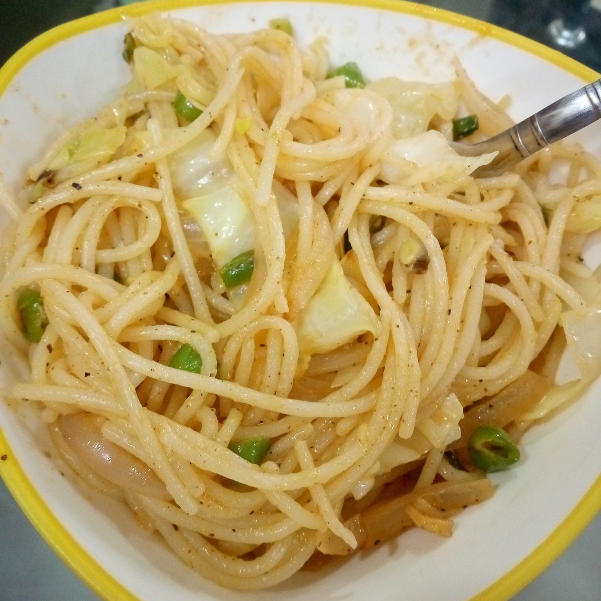 divya_jha's tweet photo. Stir fried noodles anyone
#noodles #stirfried #SundayLunch #sunday #lunch #brunch #spaghetty https://t.co/BW6aB8FBoV