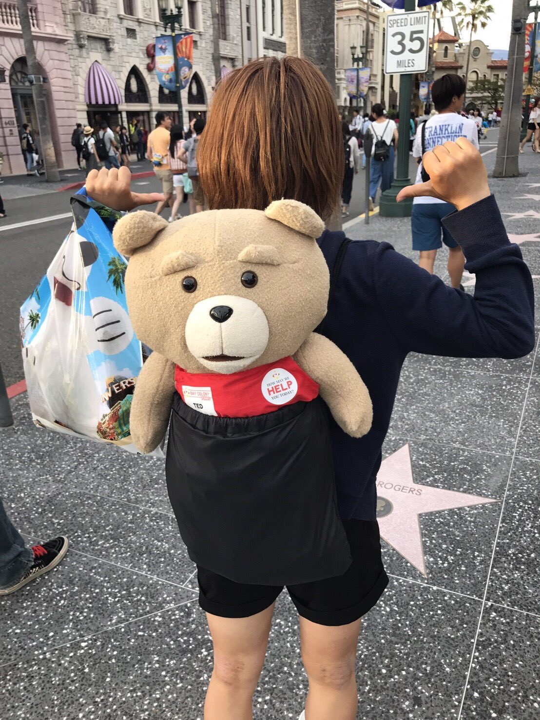טוויטר 伊藤美紀 Miki Ito בטוויטר ユニバ たくさん歩いて乗って食べて楽しかったー ゲームにてテッドのぬいぐるみget ぬいぐるみは舞行きです笑 T Co Ucoenlcm5e