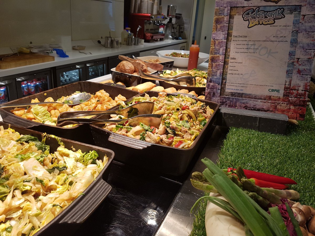 cbar_smc's tweet photo. Celebrating @TasteofLondon this weekend we are serving #sidewalkbites all week. Try today our prawn, chicken or tofu pad Thai @cbar_smc https://t.co/0432xqV1DT