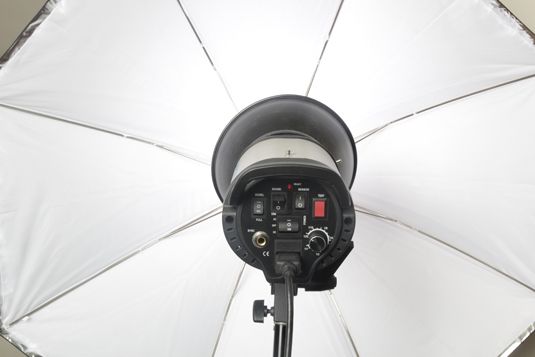 CreativeBloq's tweet photo. Having your own photo studio could save you hours and give you the exact shots you need – here's how to set one up. https://t.co/rpe0wLKZSz https://t.co/FoQF2J76lp