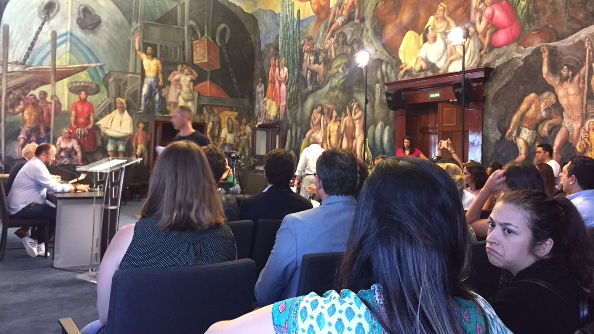 En el acto de entrega de los certificados de empresas+sostenibles. Un año más nuestro modelo de gestión es sostenible <a href="/TFsostenible/">Tenerife Sostenible</a>