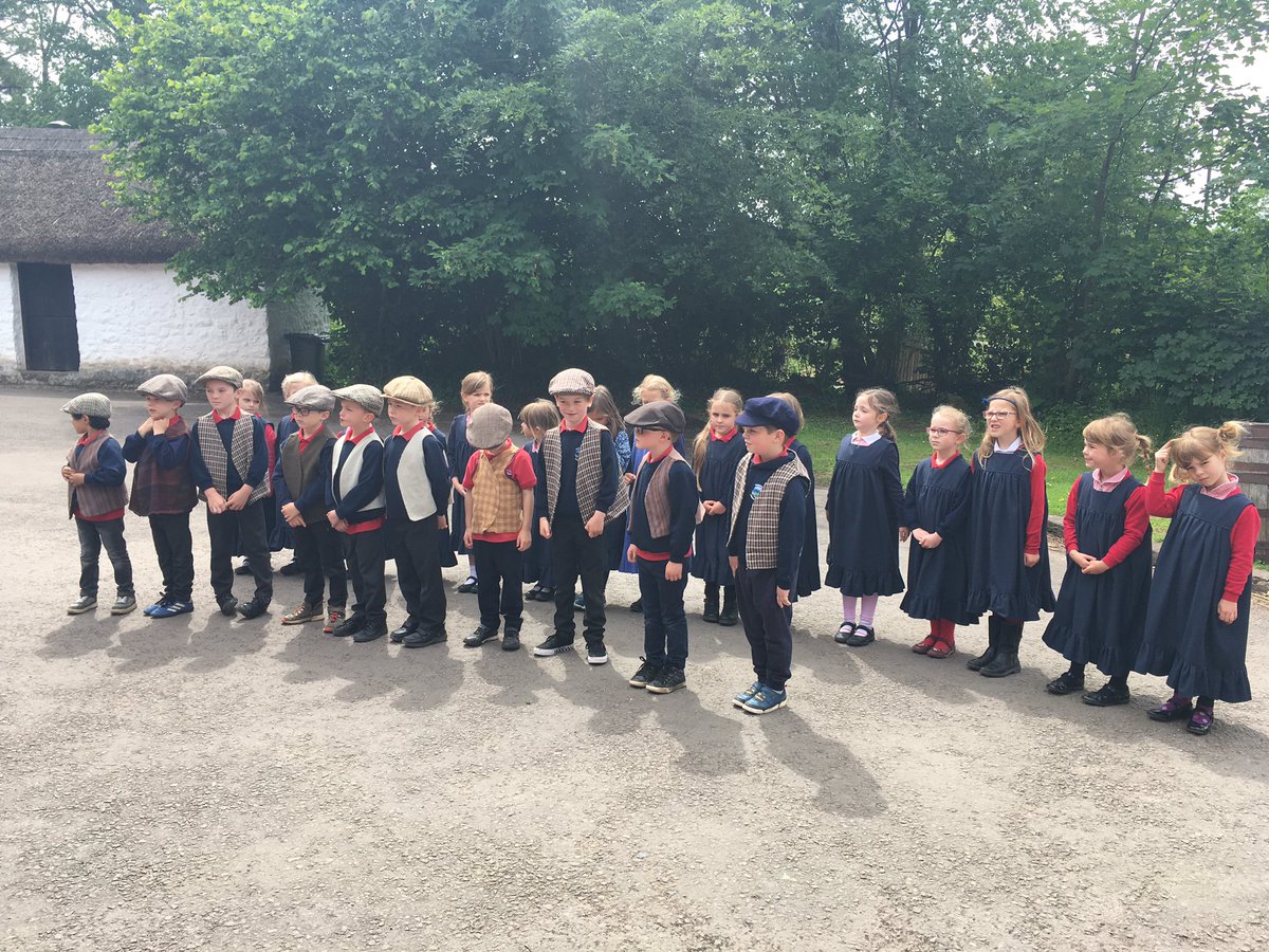Hendrefoilan's tweet photo. We are getting ready for school in the Victorian times @StFagans_Museum #hdfpy1 https://t.co/cKeZlexeHo
