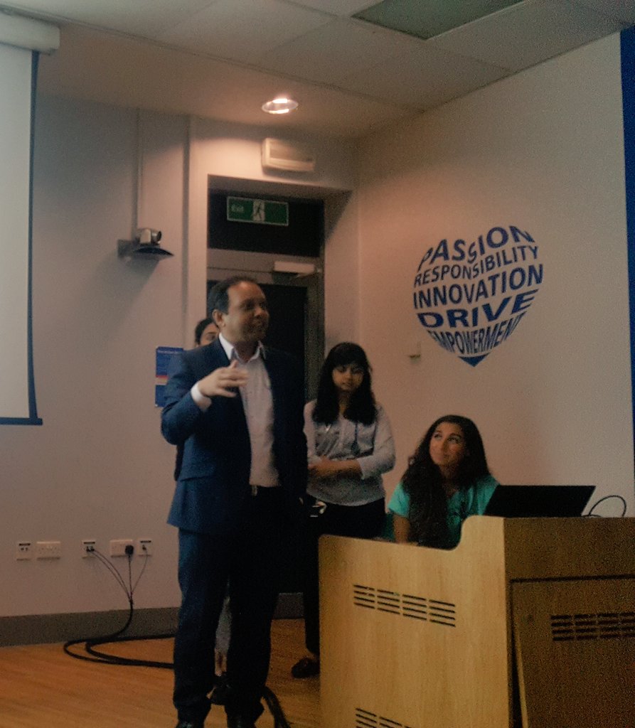 mikedixie80's tweet photo. @AklakC @BHR_hospitals heading up a great presentation on #QI across #BluebellA #BluebellB. Improvement seen on #48hourreview #Antibiotics https://t.co/4olhRecf17