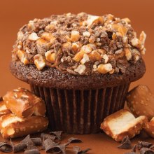 carilynp's tweet photo. Shower #dad with love and a @CupcakeRoyale #Dadcake this #FathersDay #chocolatestout #cupcake Available 6/16-6/18 #oneforme #onefordad https://t.co/k40KunJdI9