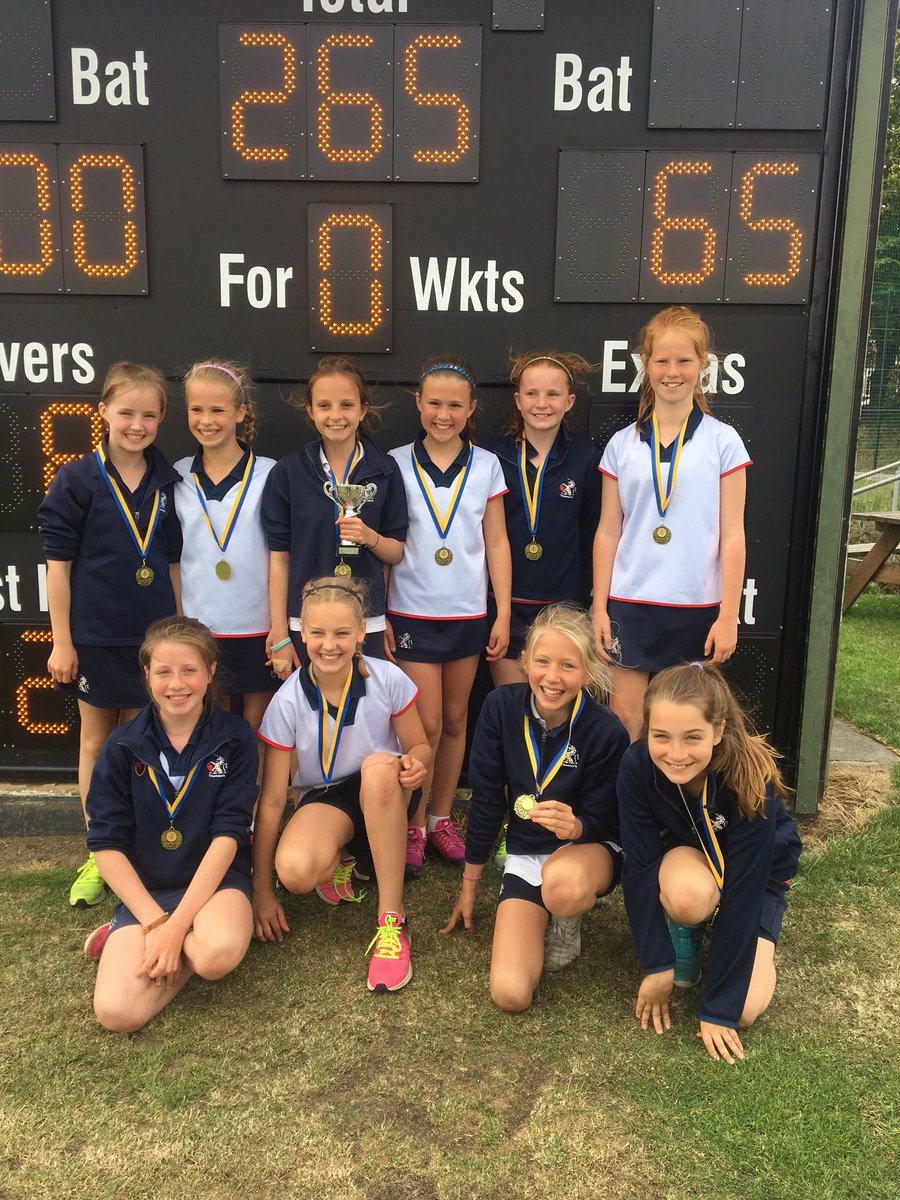 thomassclapham's tweet photo. Winners of the Wandsworth Kwik Cricket Tournament 2017. https://t.co/xqBhziOMl8