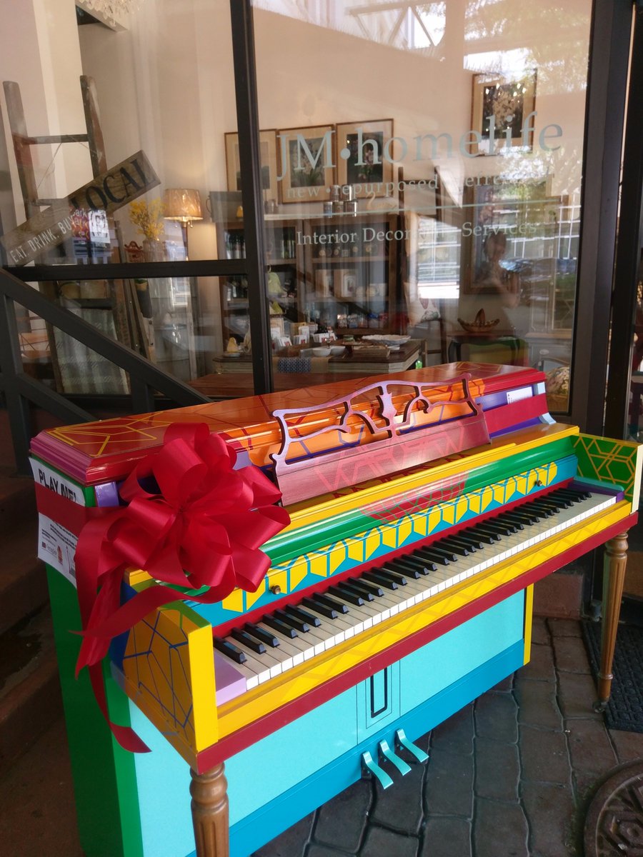 sfldculture's tweet photo. Getting ready to cut this pretty ribbon and release the musical magic in the Shops at Marketplace! #ExperienceTheUnexpected https://t.co/Mv1VX8ttDS