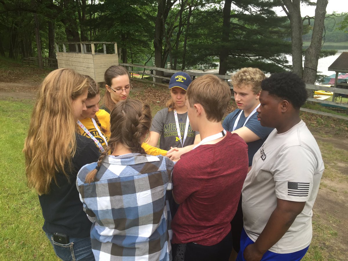 steph_RYLA's tweet photo. They hate me for this #humanknot #camprotary #rotary6310 https://t.co/HaSaVx6jkM