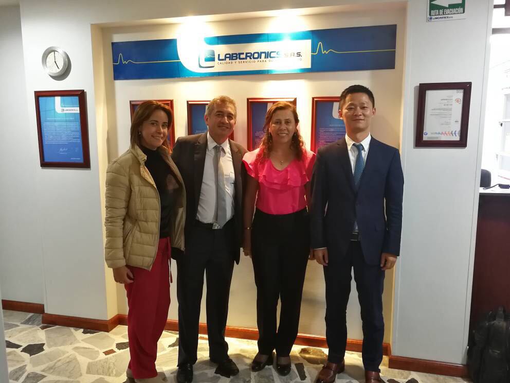 LabtronicsSas's tweet image. Agradecemos la visita de Jack Lin Gerente de Urit Medical una de nuestras firmas representadas #FelizLunes  😃