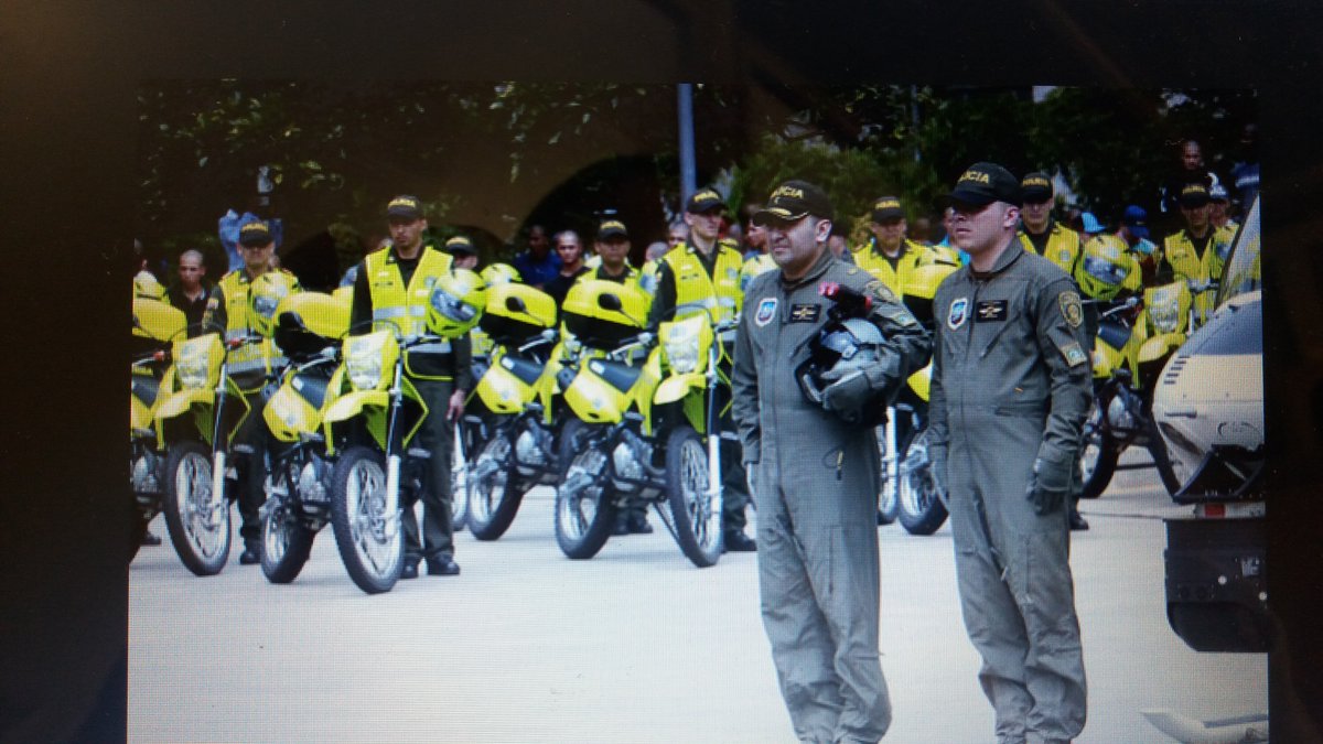 PAOLA3935's tweet photo. Porque se preocupan por nuestro bienestar@Policíade Colombia#1MillonDeAmigos https://t.co/3pF2Y78ngZ