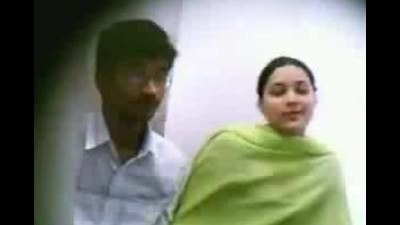 teluguvaru's tweet photo. Guntur Infonet Cyber Cafe scandal
https://t.co/cwcrkHuKPf
#teluguvideos #Scandal #SuchiLeaks #netvideos #mms #guntur #Telugu @HotVids911 https://t.co/Iti7g3UpF3