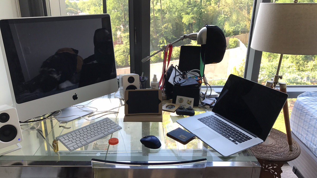 lukehammerman's tweet image. This is how you monitor the news. #JustEditorThings #TooManyScreens