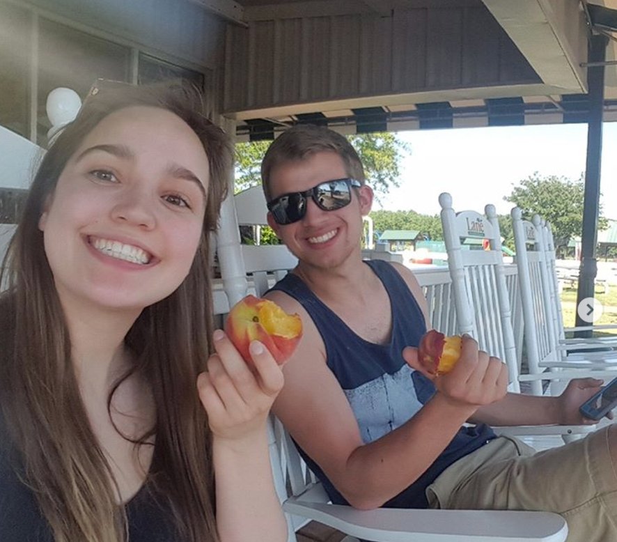 A perfect way to pass the day. 🍑☀️📷IG: joeysawicki #LaneSouthern