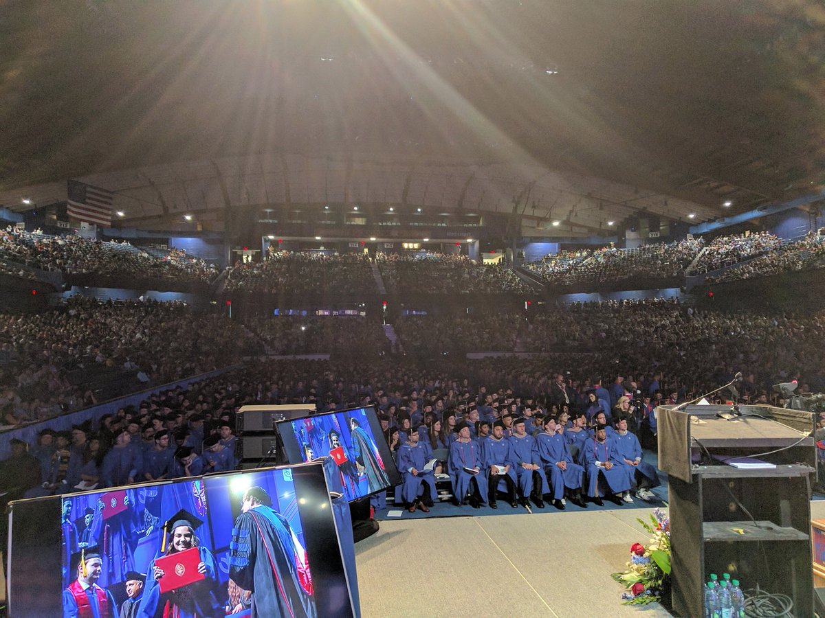profpjm's tweet photo. commencement #DePaulGrad2017 was awesome again this year @driehausbus @DePaulU https://t.co/obVyrxfgnl