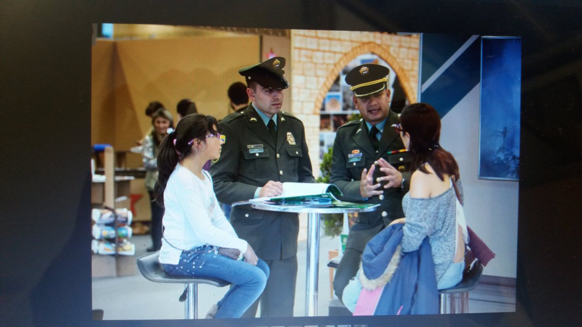PAOLA3935's tweet photo. Participación En ferias #1MillonDeAmigos @PoliciaColombia @WRadioColombia
@DiscoveryHH_AR @CarlosAmayaR @programa_hoy @CamiloMontes https://t.co/kg0A3pBnwE
