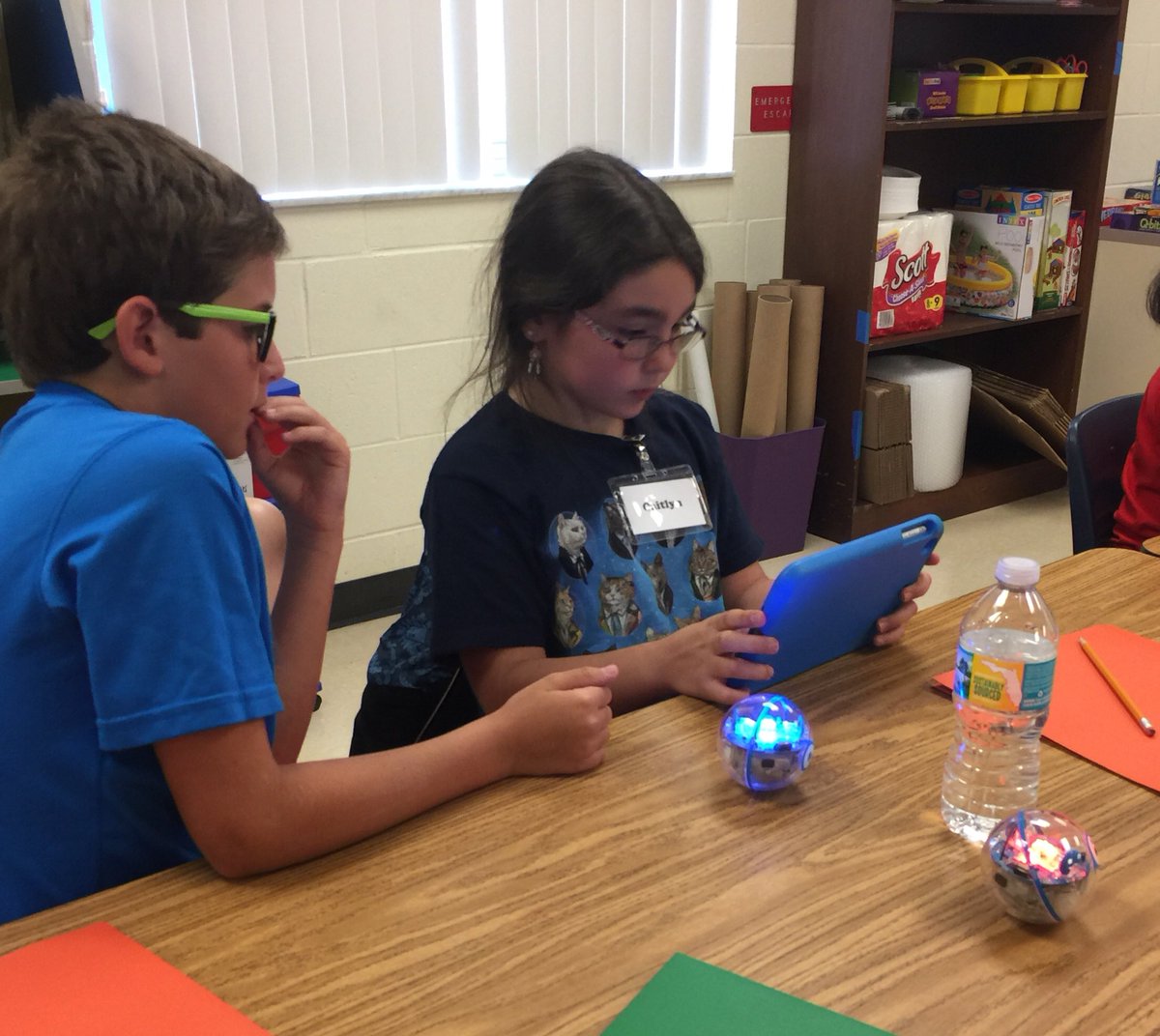 _MsMasters_'s tweet photo. Ooo ahh! @_AlisonRizzo @mrs_elser @MrsTaylor211 @Gifted_HCPS #4daysthatchangelives #SpheroEdu https://t.co/dVBs45QIin