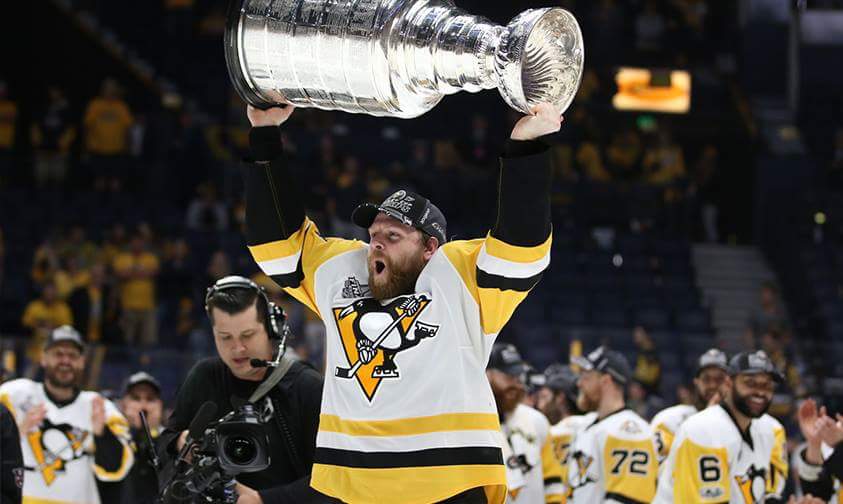 lnsjnsn's tweet photo. #MittTeam 🐧🏆 https://t.co/Xwf3Y5RJwH