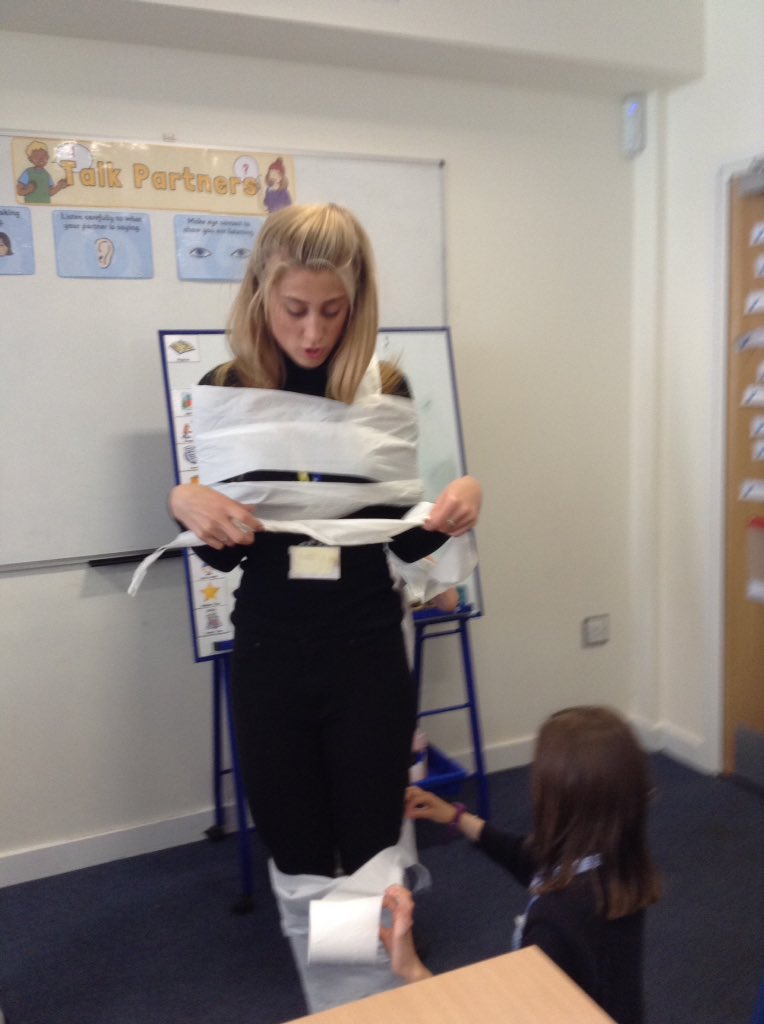 Durham Class learning about mummification in topic today. Even Miss Riches got involved! #ancientegypt <a href="/SRAPrimary/">SRA Primary</a> <a href="/SRATandL/">SRATweeting&Learning</a>