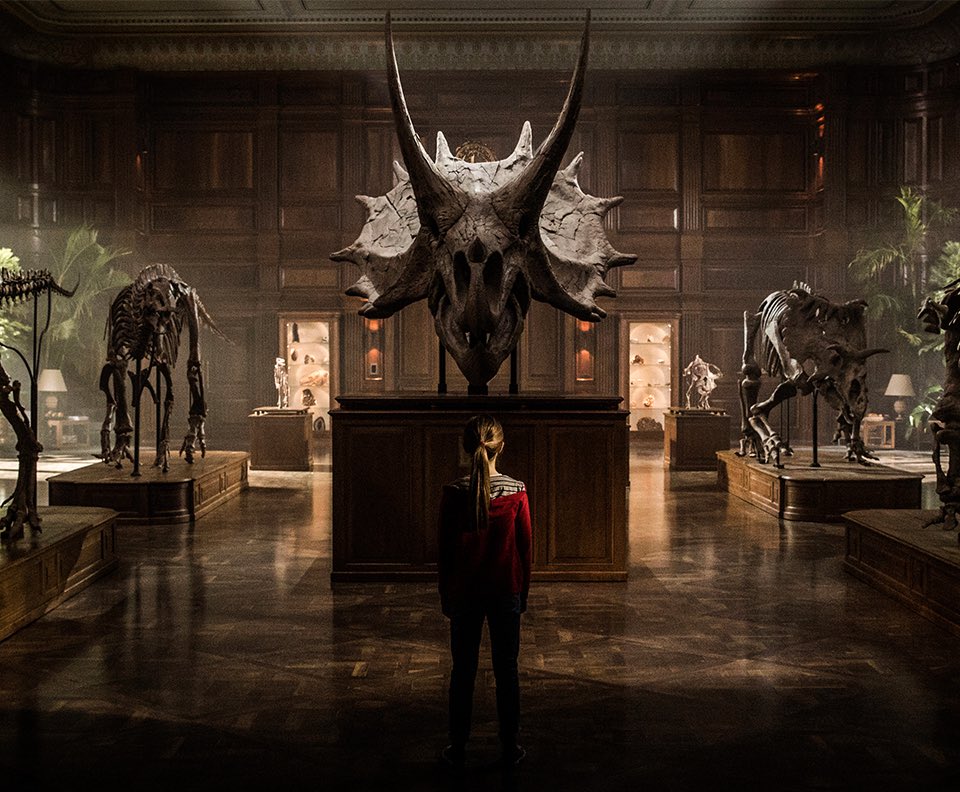 ADG800's tweet photo. #ThisDayInDesign: #JurassicWorld, an #ADGawards nominee, was released #OTD 2 years ago. https://t.co/w7KxwHcsbk