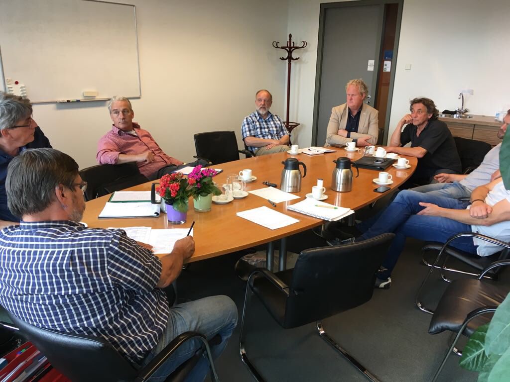 GroenOndernemen's tweet photo. Goed overleg VMBO Schaersvoorde en regionale bedrijven in het kader van VHG project verleiden tot het kiezen voor groen MBO https://t.co/taZL9vfmVW