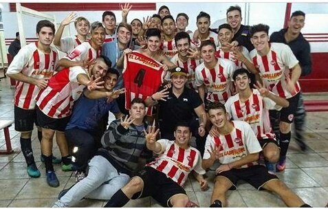 inferiores_cap's tweet photo. Decime @CANOBjuveniles Que tengo que hacer, me duele la pija de tanto coger https://t.co/TiTE3LQqUJ