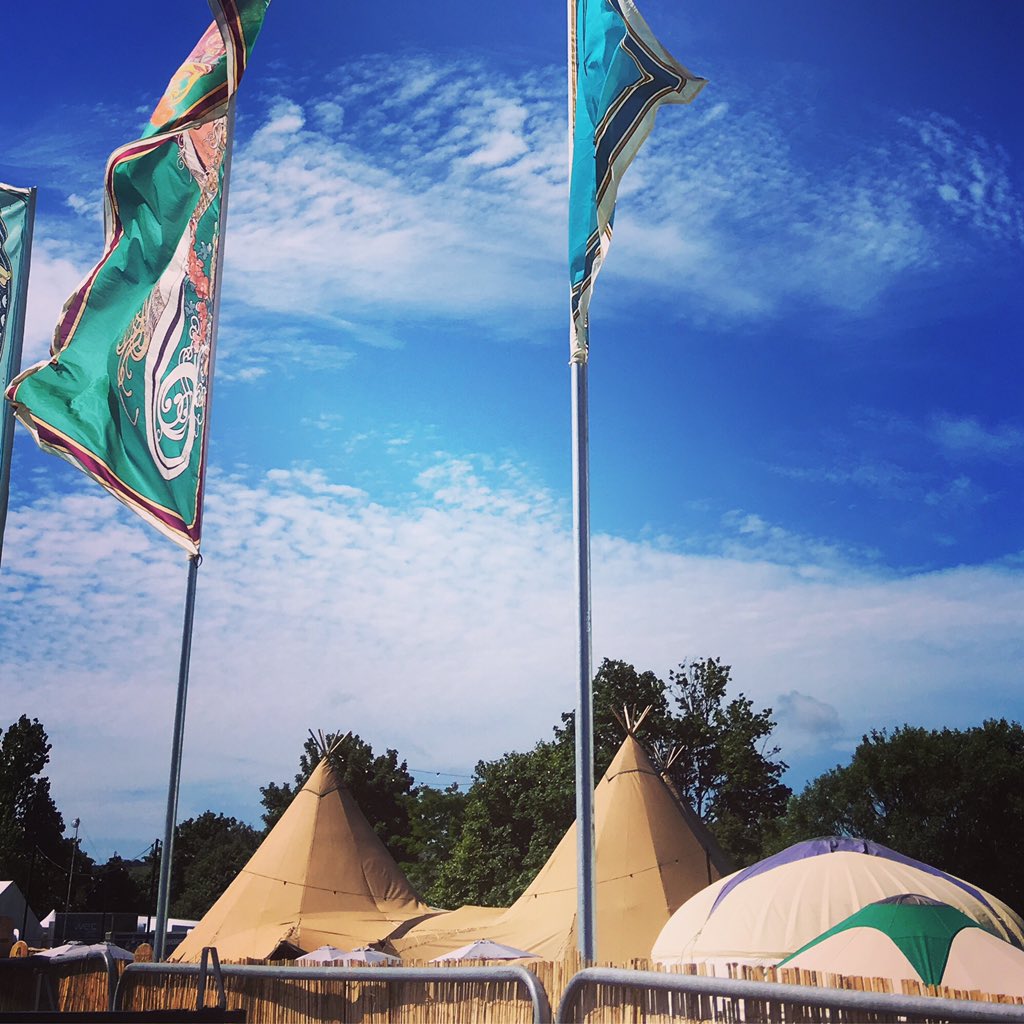 coastaltentsuk's tweet photo. @campkerala hope you enjoyed the @IsleOfWightFest. We had our #Tipis up next to your #VIPcamping. Glad the sun is out for the de-rig! https://t.co/70jUJsyBuc
