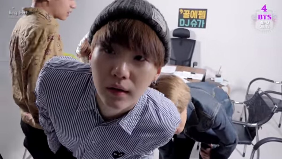 RuFanBTS's tweet image. #2017BTSFESTA #BTSFESTA2017 #Suga #AGUSTD
Боже мой... Шуга, почему ты такой мужественный и одновременно милый красавчик?😍😍😍😍😍😍 Люблю 💞