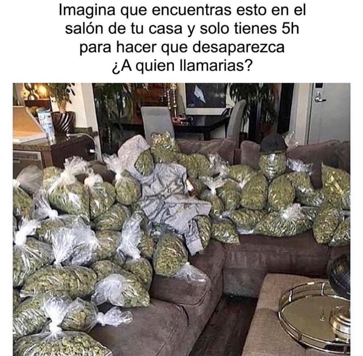 raxxett's tweet photo. a quien llamaríais? https://t.co/2cxFjleZSL