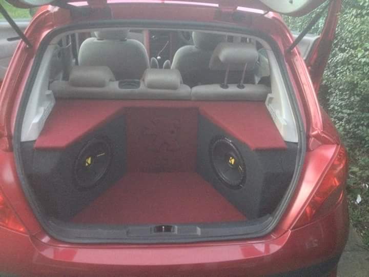 CarSoundSystem5's tweet photo. #kicker #bootbuild #Peugeot #207 #207info #carsoundsystem5 #bootbuild https://t.co/8dilljLkgA