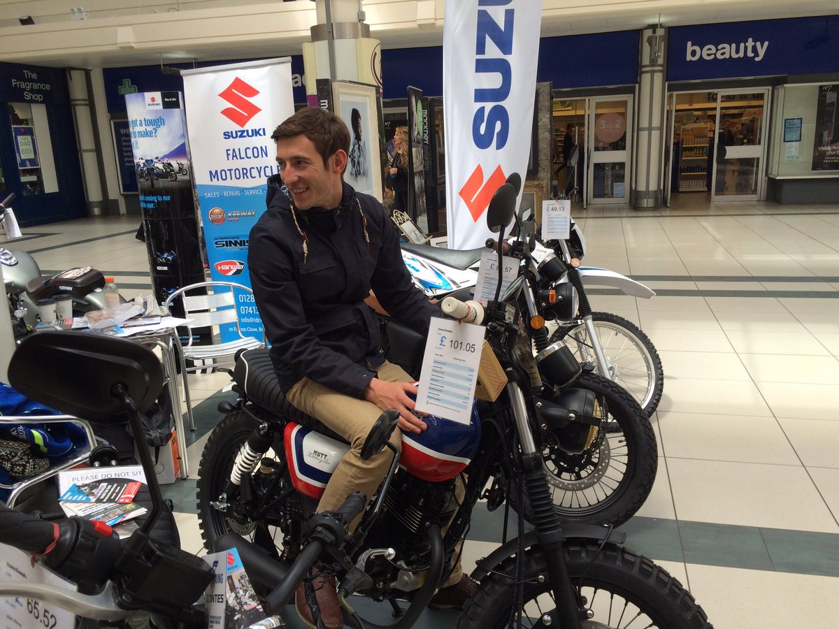 LDCBikes's tweet photo. Luke Churchley trying out the Mutt Baja for size #motorcycles #mutt https://t.co/S0wwSgaqKT
