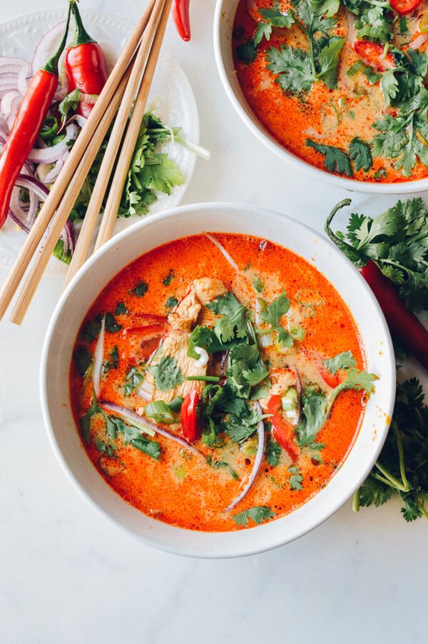 ChickenFoodie's tweet photo. 15-minute Coconut Curry Noodle Soup #recipe https://t.co/856KjYymMK https://t.co/XNNZk8NFVr