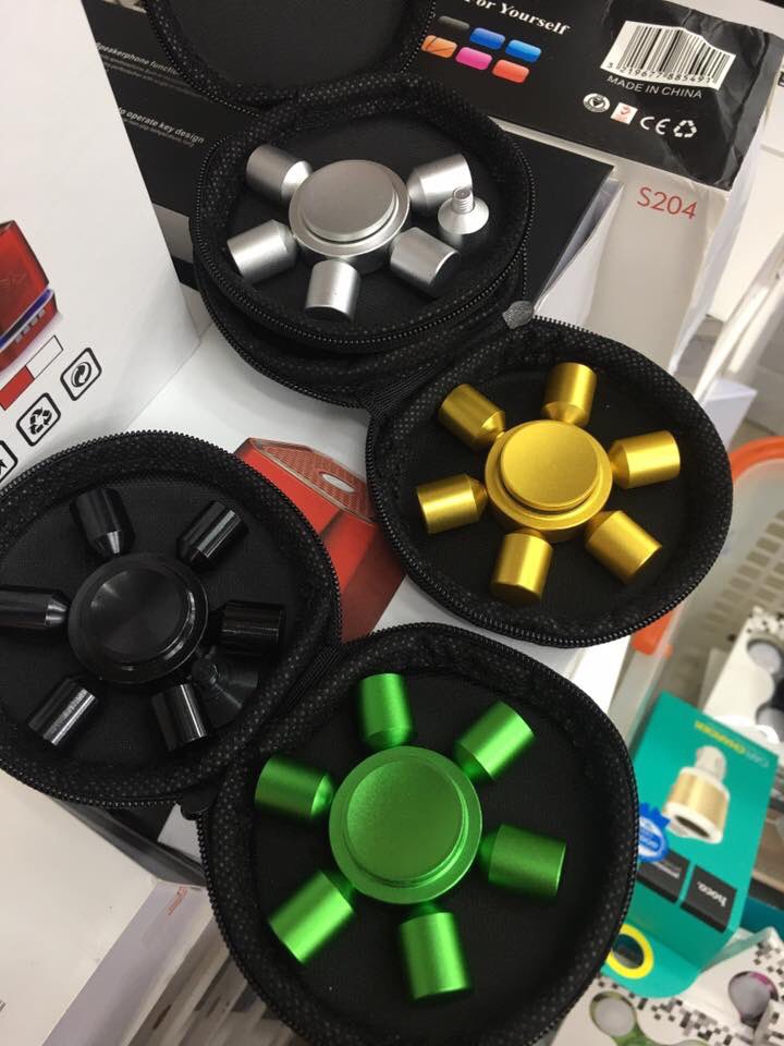 Pkpopshoe's tweet photo. ขาย fidget spinner ลายCaptain, 6แฉก
❤️350 THB❤️
⭐️ส่งฟรีReg⭐️
🗣จัดสั่งพ.14/06🗣
#BattleFieldDanceParty #ritzcomebacktoyouconcert #รับตรง60 https://t.co/HmgwRZWgJH