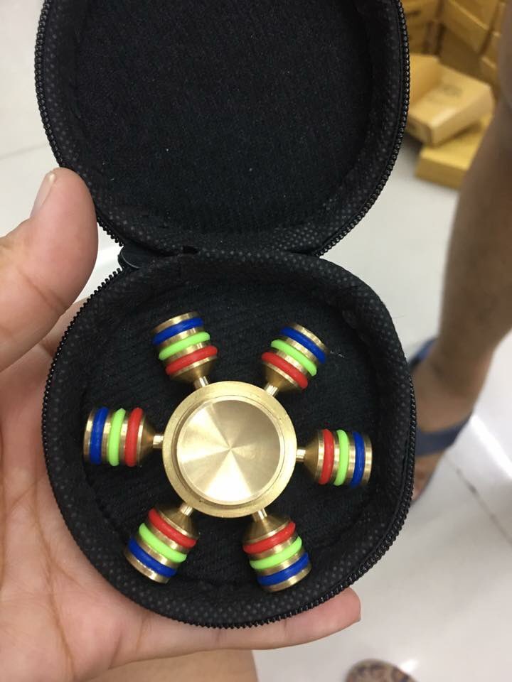 Pkpopshoe's tweet photo. ขาย fidget spinner ลายCaptain, 6แฉก
❤️350 THB❤️
⭐️ส่งฟรีReg⭐️
🗣จัดสั่งพ.14/06🗣
#BattleFieldDanceParty #ritzcomebacktoyouconcert #รับตรง60 https://t.co/HmgwRZWgJH