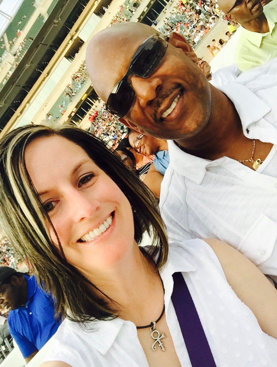 KB1HotMess's tweet photo. @lovingday ❤️🎉 🎊 Happy #LovingDay2017! 🎉 🎊❤️ #50YearsofLoving
Love you, @TheShooter03 #TeamBedgood est. 2000 xo https://t.co/WE8DalK9mm