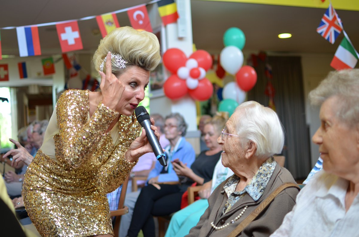 Even nagenieten van een geslaagde WZH Parade bij WZH Schoorwijck afgelopen zaterdag! @ronnie_tober <a href="/WillekeDestell/">Willeke D'estell</a> #feest #parade
