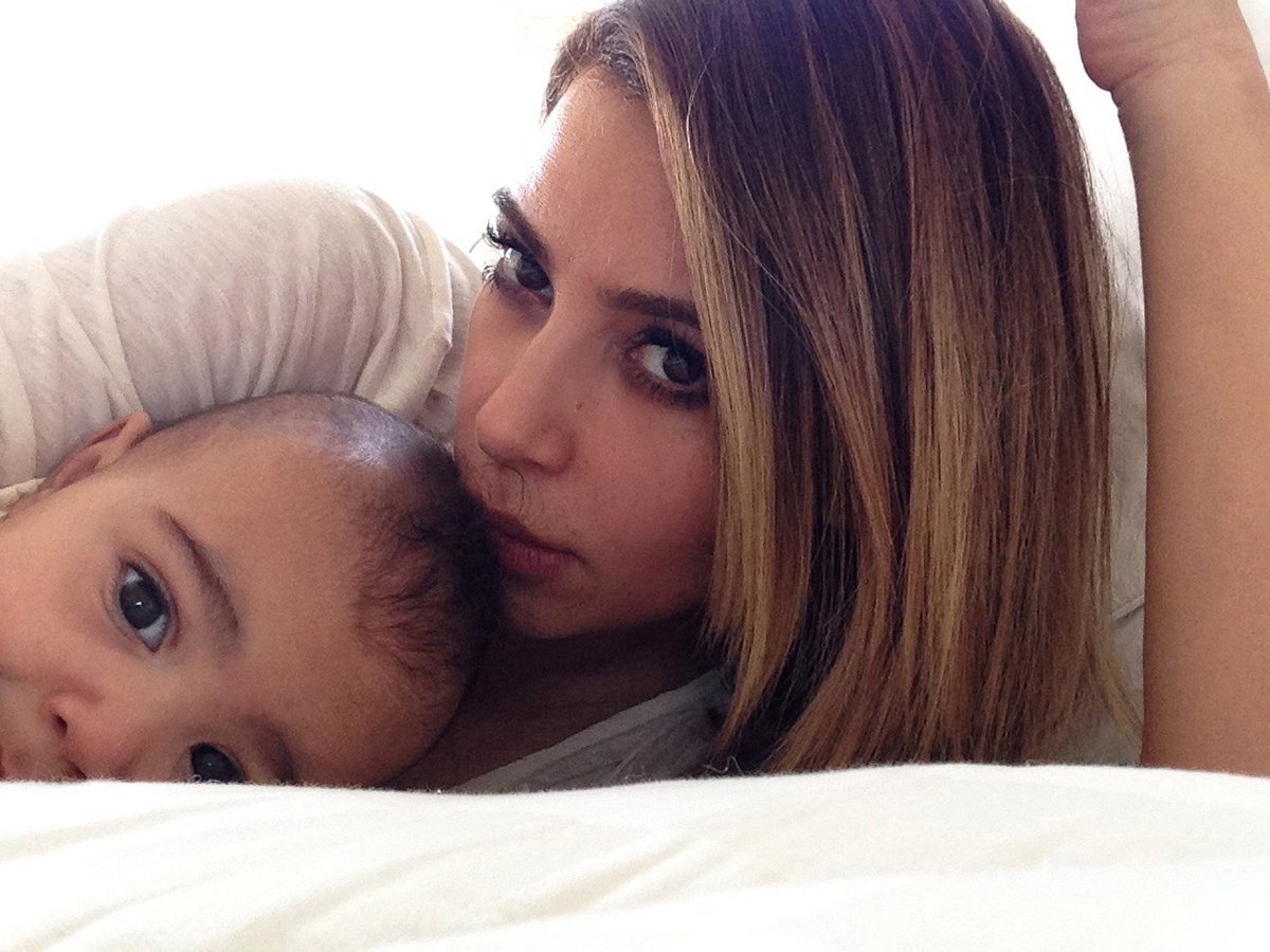 KKW_Arg's tweet photo. Reinas ❤ @kimkardashian https://t.co/IWV5aS8Qyb