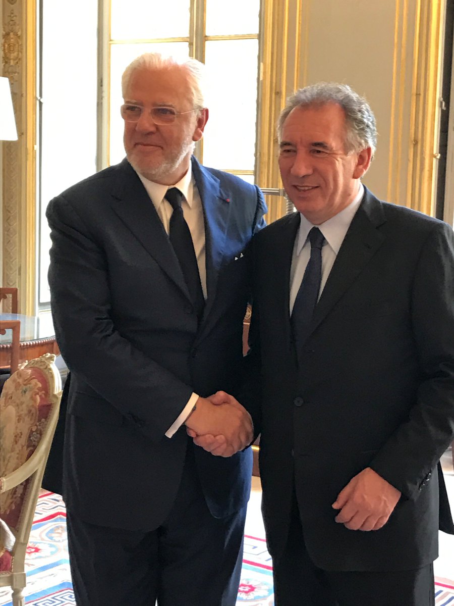 Patrick Sannino, président de la Chambre nationale des <a href="/huissiers/">Huissiers</a>, s'entretenait cet après-midi avec le Garde des Sceaux François <a href="/bayrou/">François Bayrou</a>