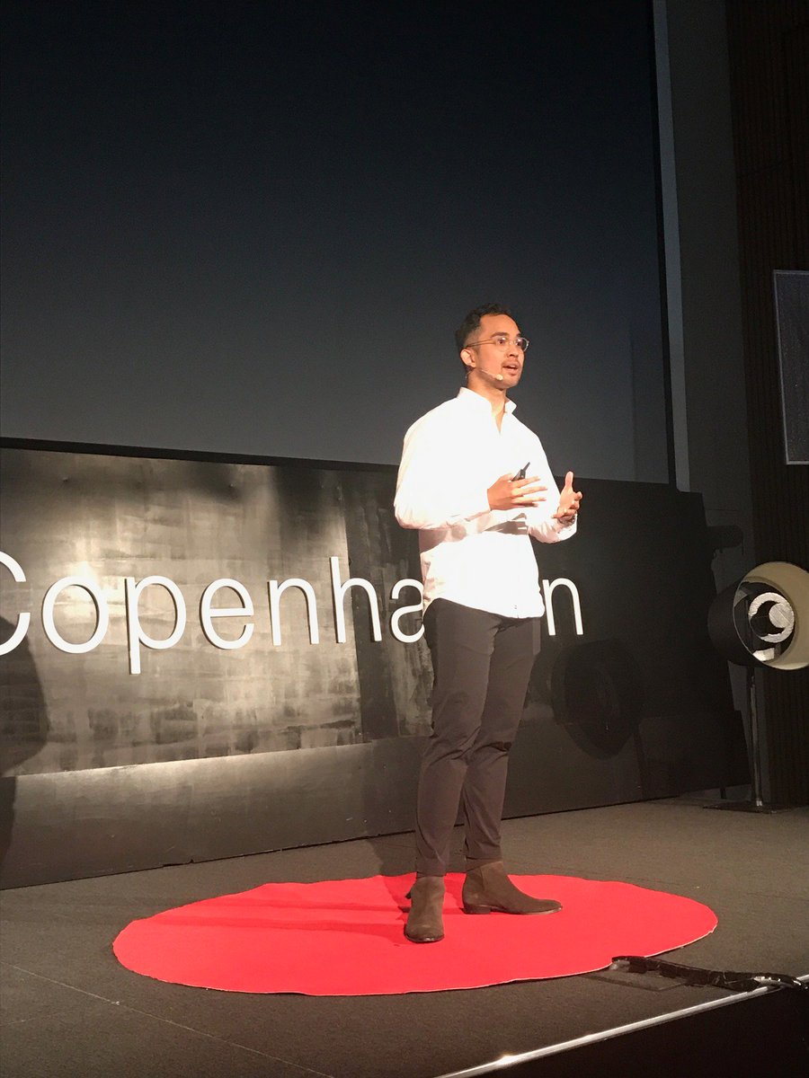 Digital mindfulness – bragt til os af den buddhistiske munk og futurist i DareDisrupt, Alexander Avanth #digitalmaze #tedxcph #atea