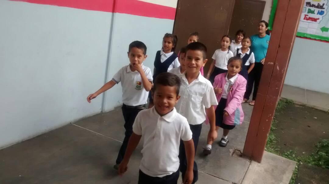 #VielmaMoraConstruye Simulacro de desalojo en la UEE Prevocacional Puerto Nuevo .<a href="/pctachira/">maria txyz</a> .@GobiernoTachira